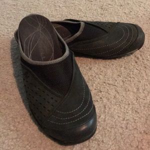 Merrell Clogs Ladies Size 6 Black Mesh Leather